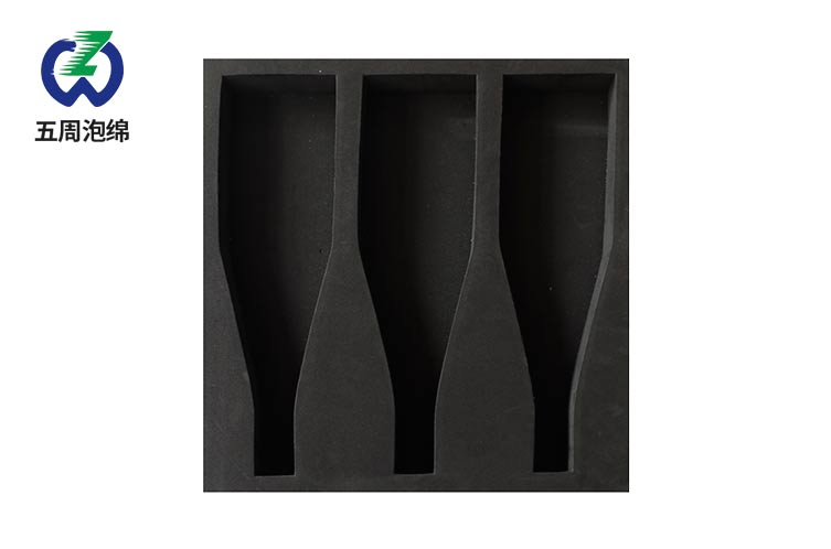 化妝品的包裝盒里用什么材質(zhì)的內(nèi)襯有檔次？