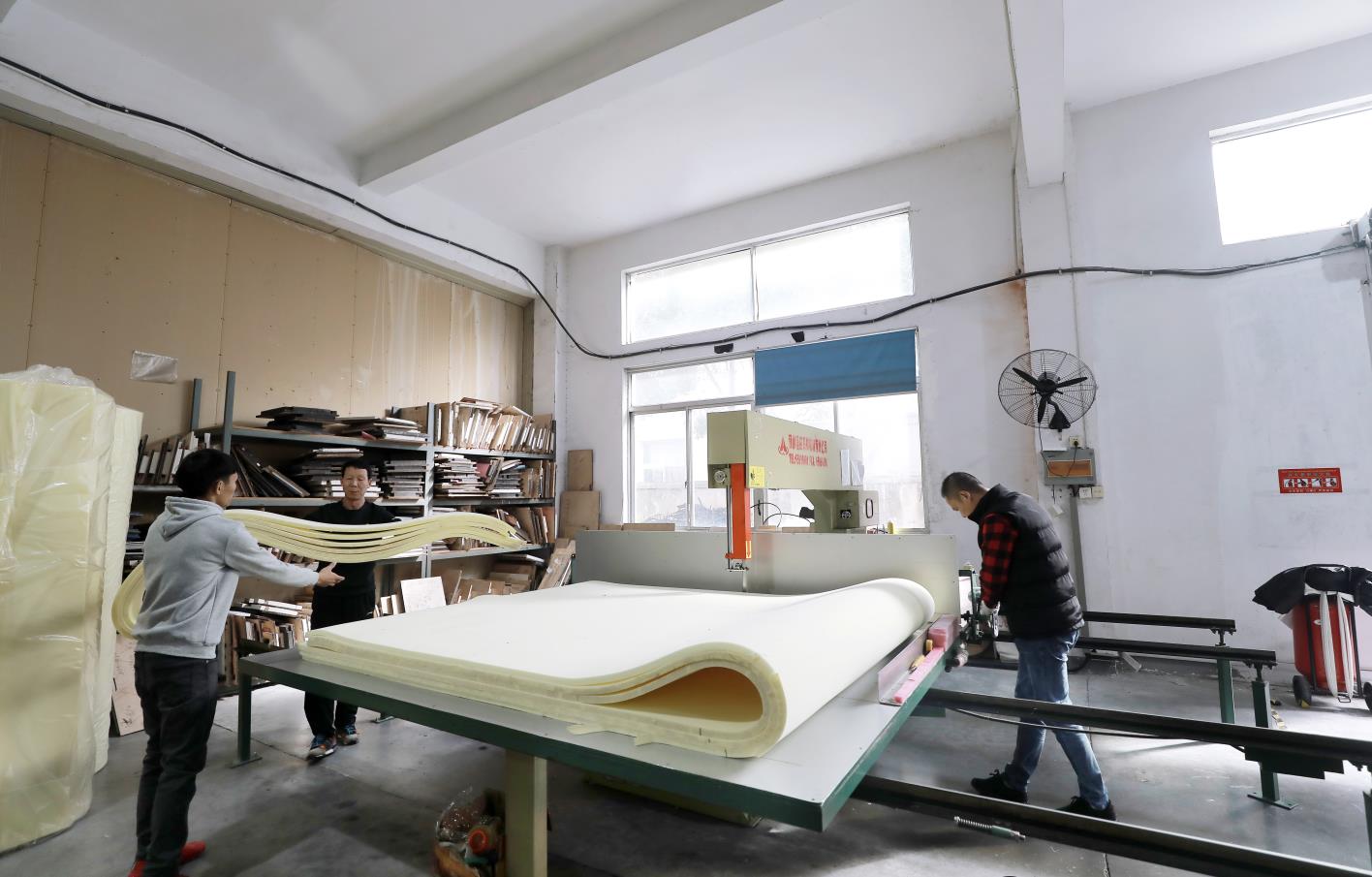 海綿內(nèi)襯的切割工藝是什么樣的？