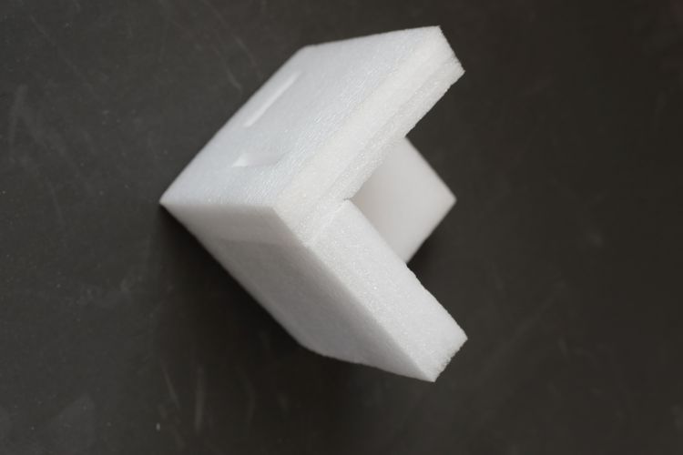 包裝界 “軟黃金”？EPE 珍珠棉內(nèi)襯憑啥成易碎品守護神